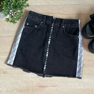 LF The Brand Black Denim Mini Skirt Size 26 Front Zip